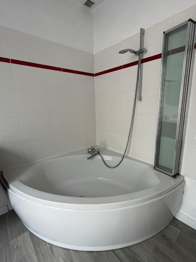 Vivez Au Coeur Historique - St Francois - Grand Appartement Confortable Le Havre Luaran gambar